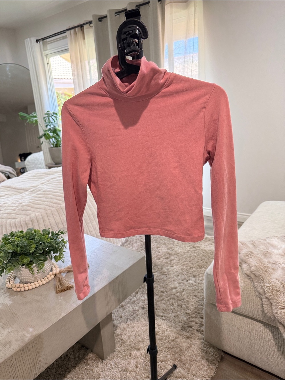 Women's Pink Turtleneck Long-Sleeve Crop Top